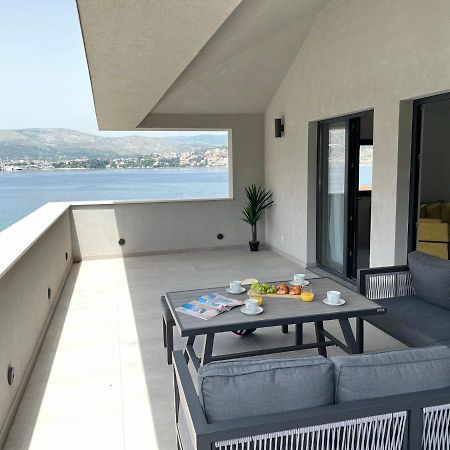 Beachfront House Olbia With Private Parking โตรกีร์ ภายนอก รูปภาพ