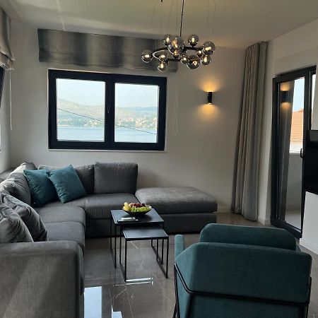 Beachfront House Olbia With Private Parking โตรกีร์ ภายนอก รูปภาพ