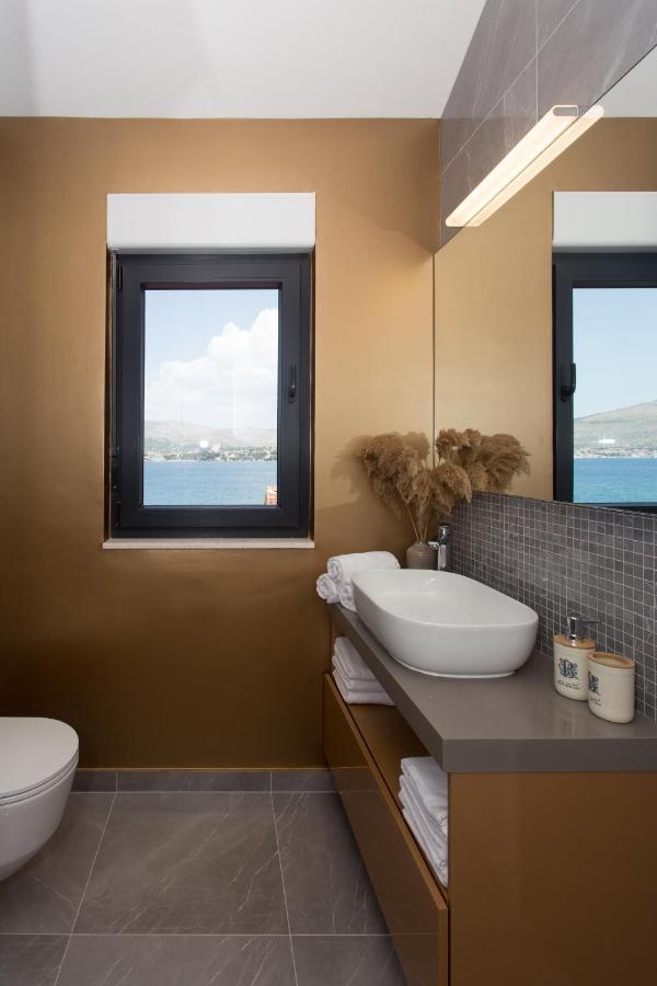 Beachfront House Olbia With Private Parking โตรกีร์ ภายนอก รูปภาพ