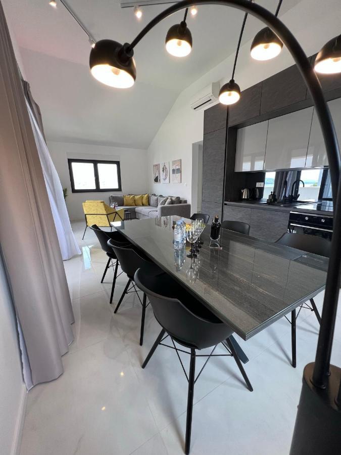 Beachfront House Olbia With Private Parking โตรกีร์ ภายนอก รูปภาพ