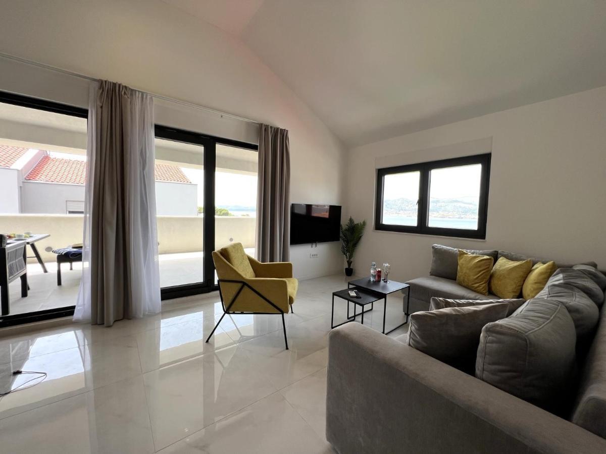 Beachfront House Olbia With Private Parking โตรกีร์ ภายนอก รูปภาพ