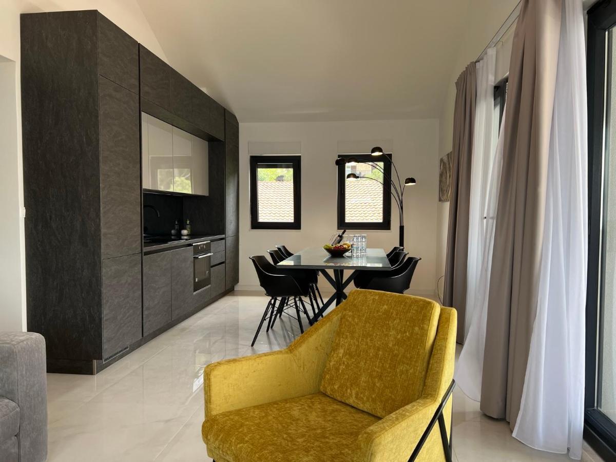 Beachfront House Olbia With Private Parking โตรกีร์ ภายนอก รูปภาพ