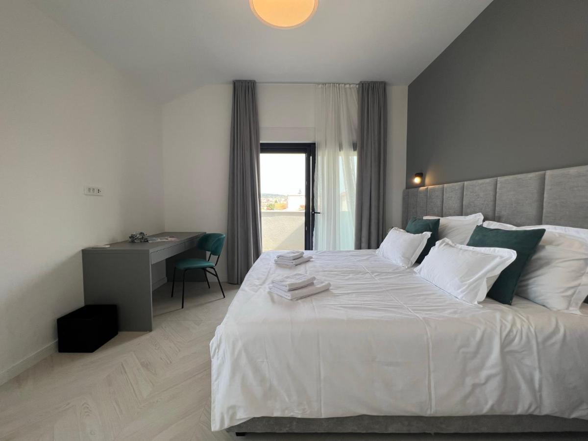 Beachfront House Olbia With Private Parking โตรกีร์ ภายนอก รูปภาพ